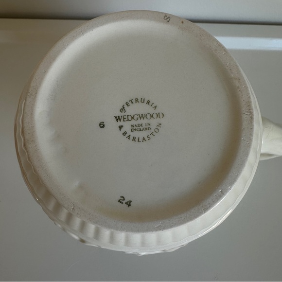 Wedgwood Vintage Pitcher Devonshire Hound Dog Handle Jug Creamware - Picture 10 of 15